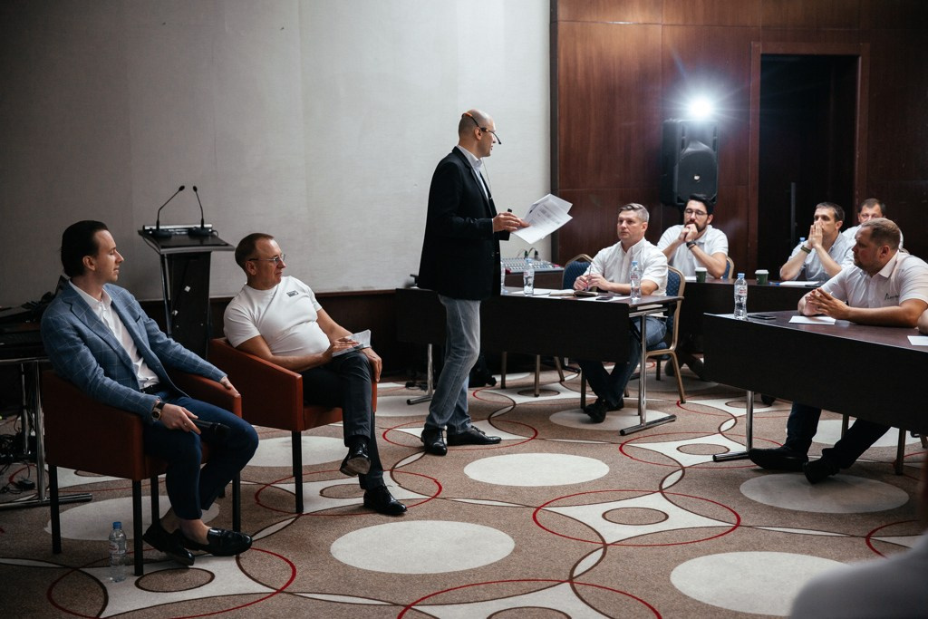 Фотосъёмка конференций, рабочих встреч. Свадебный, репортажный фотограф Дмитрий Макарченко