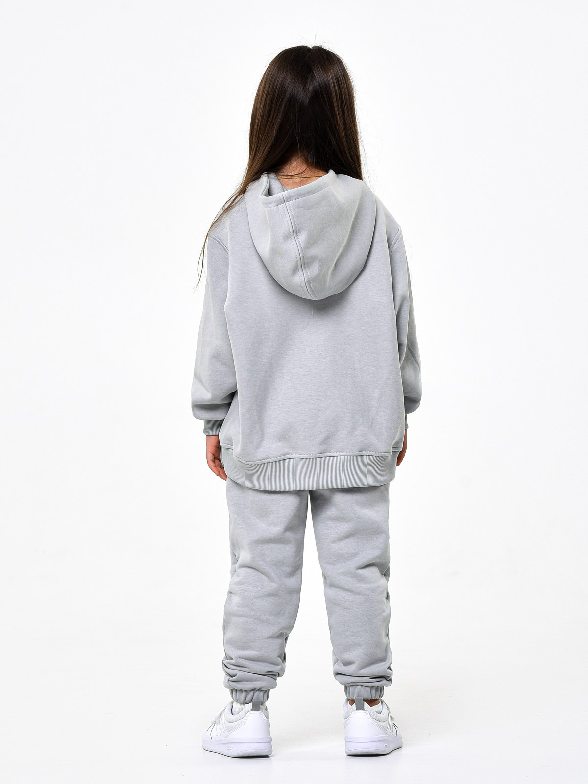 Каталожные фотосессии одежды. Компания и фотошкола по созданию контента в Москве