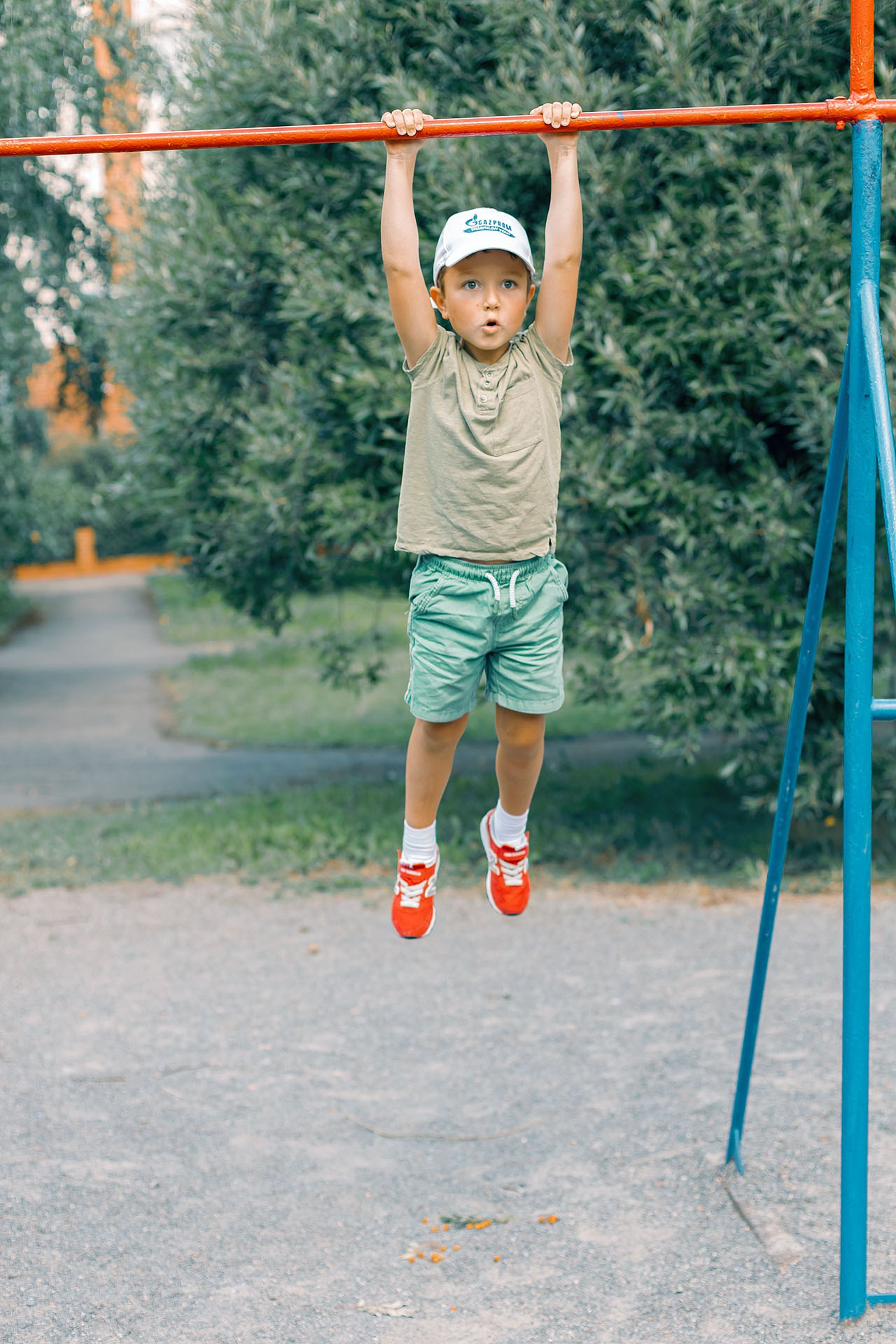 Во дворе дома. Семейный и детский фотограф в Санкт-Петербурге Антон Алексеев