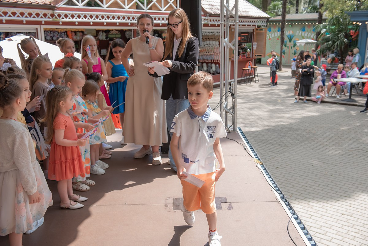 Парк Ривьера дефиле HAPPYkids. Семейный и коммерческий фотограф в Сочи Александр Бодунов