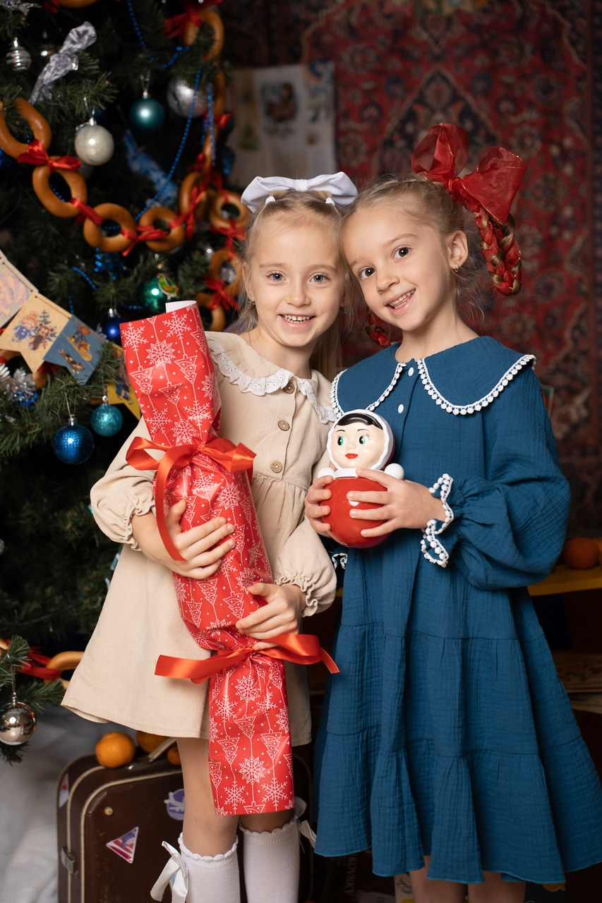 Елка, кассеты и мандаринки. Фотограф Мария Ковкова