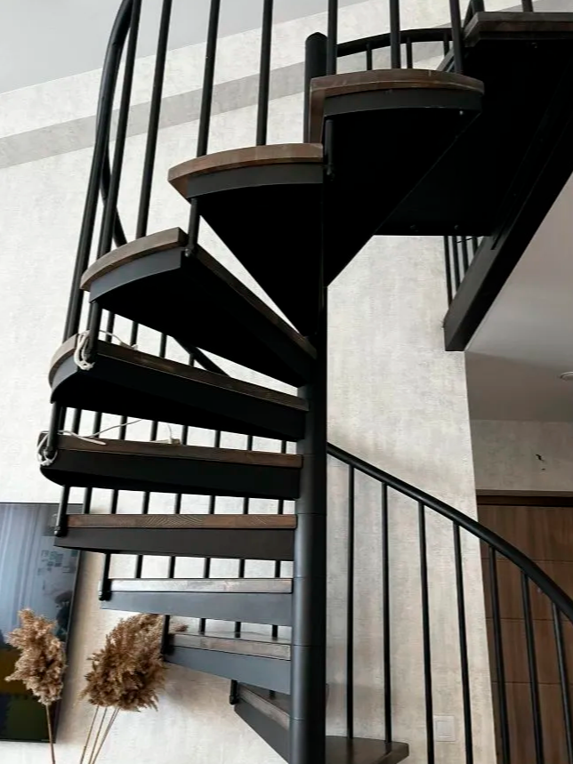 Мастерская по металлу Иркутск, Изготавливаем изделия и конструкции из металла на заказ в Иркутске: лестницы, мебель лофт, ограждения, заборы, ворота, навесы, мангалы. Качество, сроки, гарантия.Изделия из металла на заказ в Иркутске | Металлоконструкции, ковка, мебель, цена, стоимость⦁ расценки⦁ выгодно⦁ срочно⦁ недорого⦁ прайс⦁ на заказ⦁ под ключ⦁ индивидуальный проект⦁ частный мастер⦁ профессионально⦁ качественно⦁ с гарантией⦁ отзывы⦁ работы под ключ⦁ каталог изделий⦁ портфолио⦁ Иркутск, Ангарск, Шелехов⦁ по Иркутску и области⦁ заказать в Иркутске⦁ доставка по Иркутску⦁ изготовление металлоконструкций Иркутск⦁ мастерская по металлу Иркутск⦁ металлоизделия Иркутск⦁ металлические лестницы⦁ заборы и калитки из металла⦁ кованые ворота⦁ уличные ограждения⦁ мебель в стиле лофт⦁ металлические каркасы⦁ навесы из металла⦁ теплицы металлические⦁ кованые перила⦁ мангалы и барбекю-зоны⦁ декоративные перегородки⦁ металлические столы и стеллажи⦁ кованые изделия декоративные⦁ заказать изделия из металла⦁ сделать металлическую конструкцию под заказ⦁ найти мастера по металлоконструкциям⦁ нужна мастерская по металлу⦁ где найти сварщика⦁ кто делает заборы/ворота/лестницы из металла⦁ изготовление под ключ металлоконструкций⦁ сварка металла на месте⦁ сделать мангал/перила/лестницу из металла⦁ металлоизделия с доставкой⦁ услуги частного мастера по металлу⦁ металлофабрика или мастерская на заказ⦁ изделия из металла на заказ⦁ изготовление металлоконструкций⦁ мастера по металлу⦁ услуги по металлу⦁ сварочные работы на заказ⦁ металлические изделия под заказ⦁ металлообработка на заказ⦁ ковка металла на заказ⦁ металлоизделия на заказ⦁ производство металлоконструкций⦁ изготовление и монтаж металлоконструкций⦁ изготовление конструкций из металла⦁ резка и сварка металла⦁ сварщик с выездом⦁ сварка конструкций⦁ сборка металлокаркасов на заказ⦁ кузнец на заказ⦁ изготовление кованых изделий⦁ металлопроизводствоИзготовление лестниц, Металлическая лестница Иркутск, Лестница на металлокаркасе Иркутск, Лестницы на заказ Иркутск, Лестница на металлическом каркасе с деревянными ступенями Иркутск, Винтовая лестница на металлическом каркасе Иркутск, Прямая лестница на металлокаркасе Иркутск, Чердачная лестница Иркутск, Уличная металлическая лестница Иркутск, Кованая лестница Иркутск, Лофт лестница Иркутск, Современные лестницы Иркутск, Деревянная лестница на металлическом каркасе Иркутск, Перила для лестниц Иркутск, Металлические интерьерные ограждения Иркутск, Поручни для лестницы Иркутск, Ограждение балконов, Французский балкон ограждение Иркутск, Кованые ограждения, Ограждение для эркера, Изделия из металла на заказ в Иркутске | Металлоконструкции, ковка, мебель, 