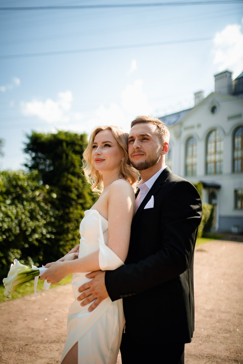 Свадебная фотосессия на улице. Свадебный фотограф в Санкт-Петербурге Антон Владимиров