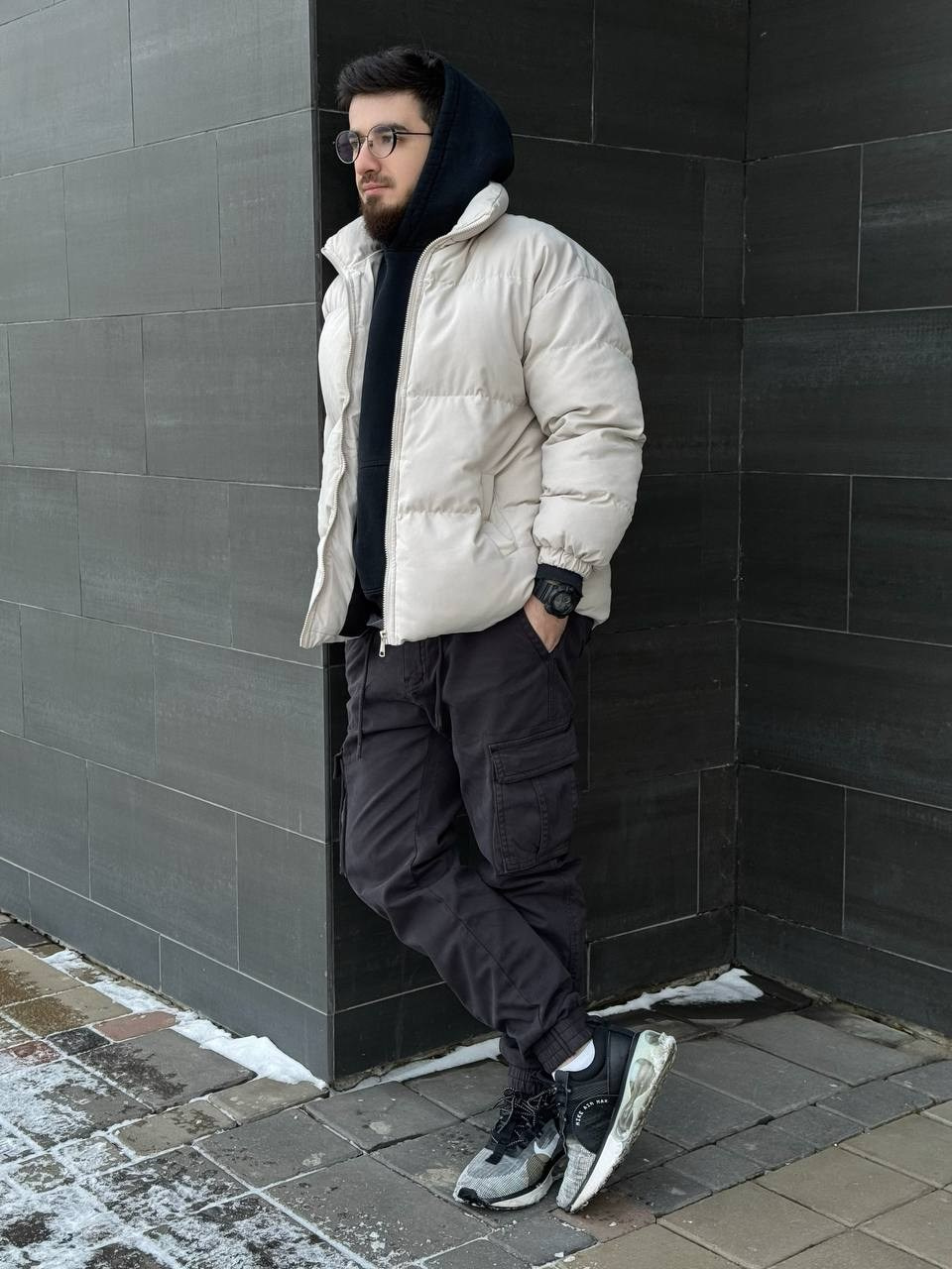 Акбер Ш. LUNAPRO Дом стильных, сборных и индивидуальных съемок для брендов