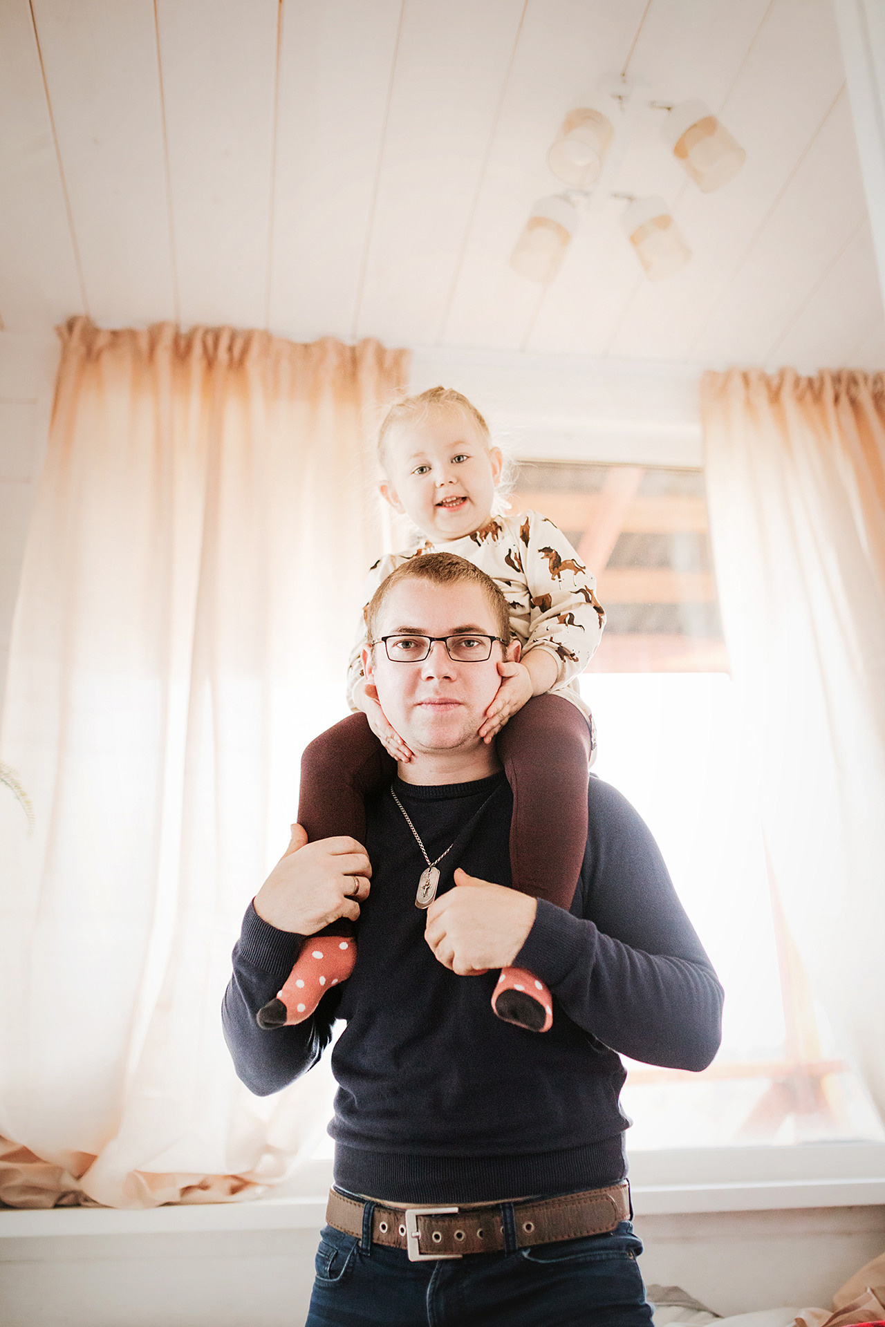 Семейная съёмка в загородном домике. Фотограф-анималист • love-story • Санкт-Петербург