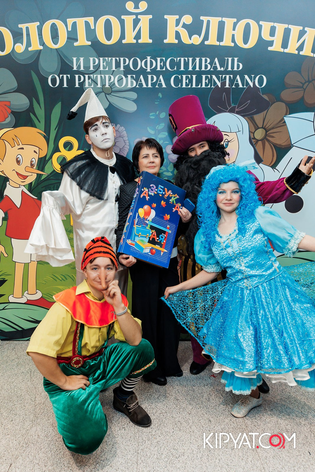 ЗОЛОТОЙ КЛЮЧИК И РЕТРОФЕСТИВАЛЬ ОТ РЕСТОБАРА CELENTANO. КИПЯТКОМ АЛМАТЫ!