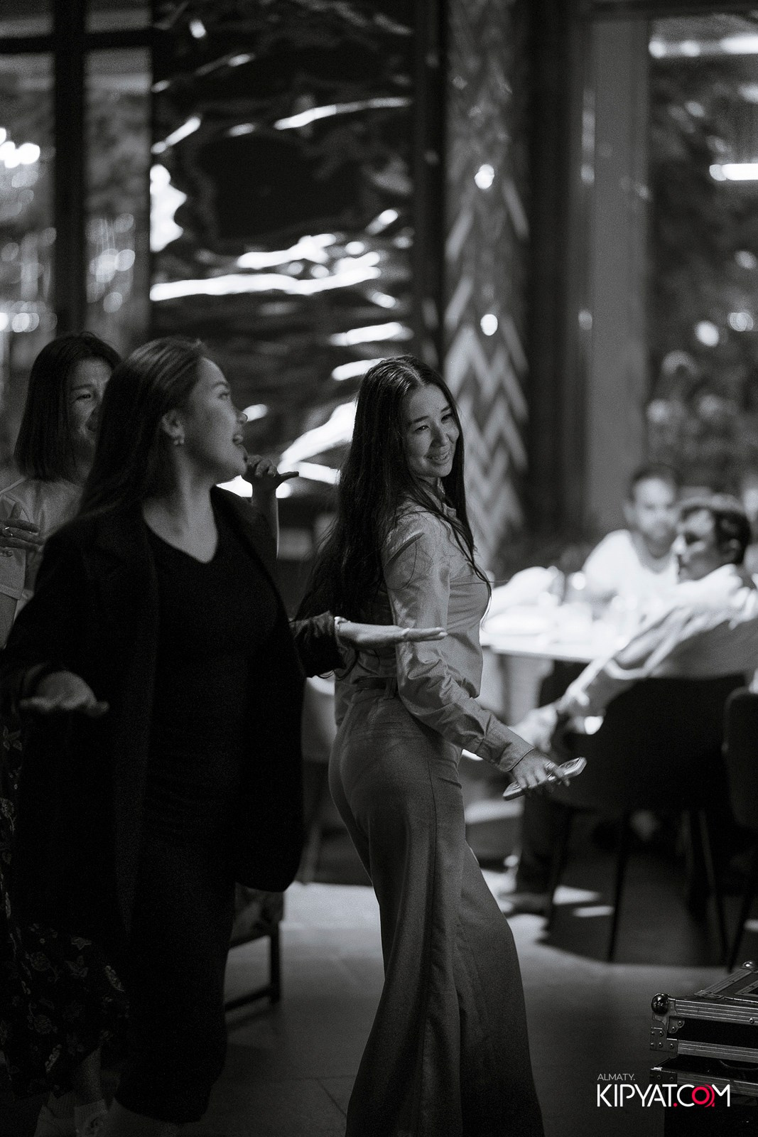 FRIENDS BAR & TERRACE. КИПЯТКОМ АЛМАТЫ! Фотосъемка мероприятий в Алматы
