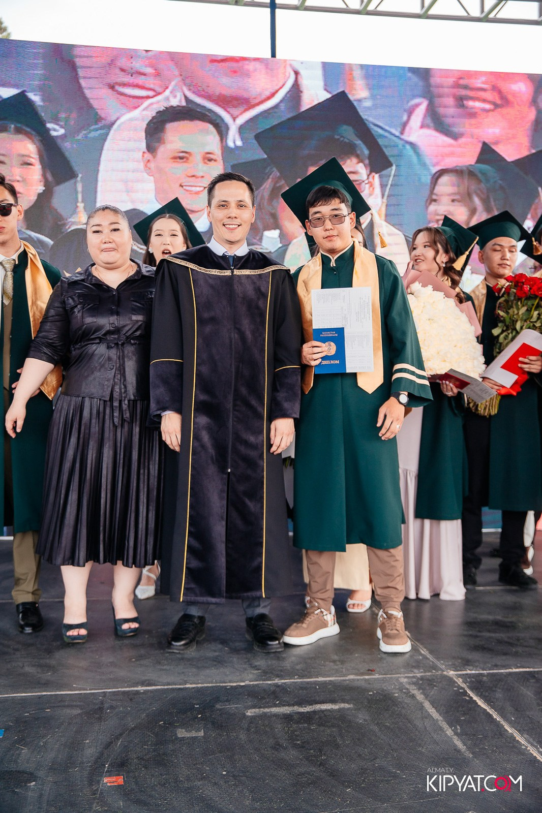 ВРУЧЕНИЕ ДИПЛОМОВ — НАРХОЗ КОЛЛЕДЖ. Part 3. КИПЯТКОМ АЛМАТЫ!