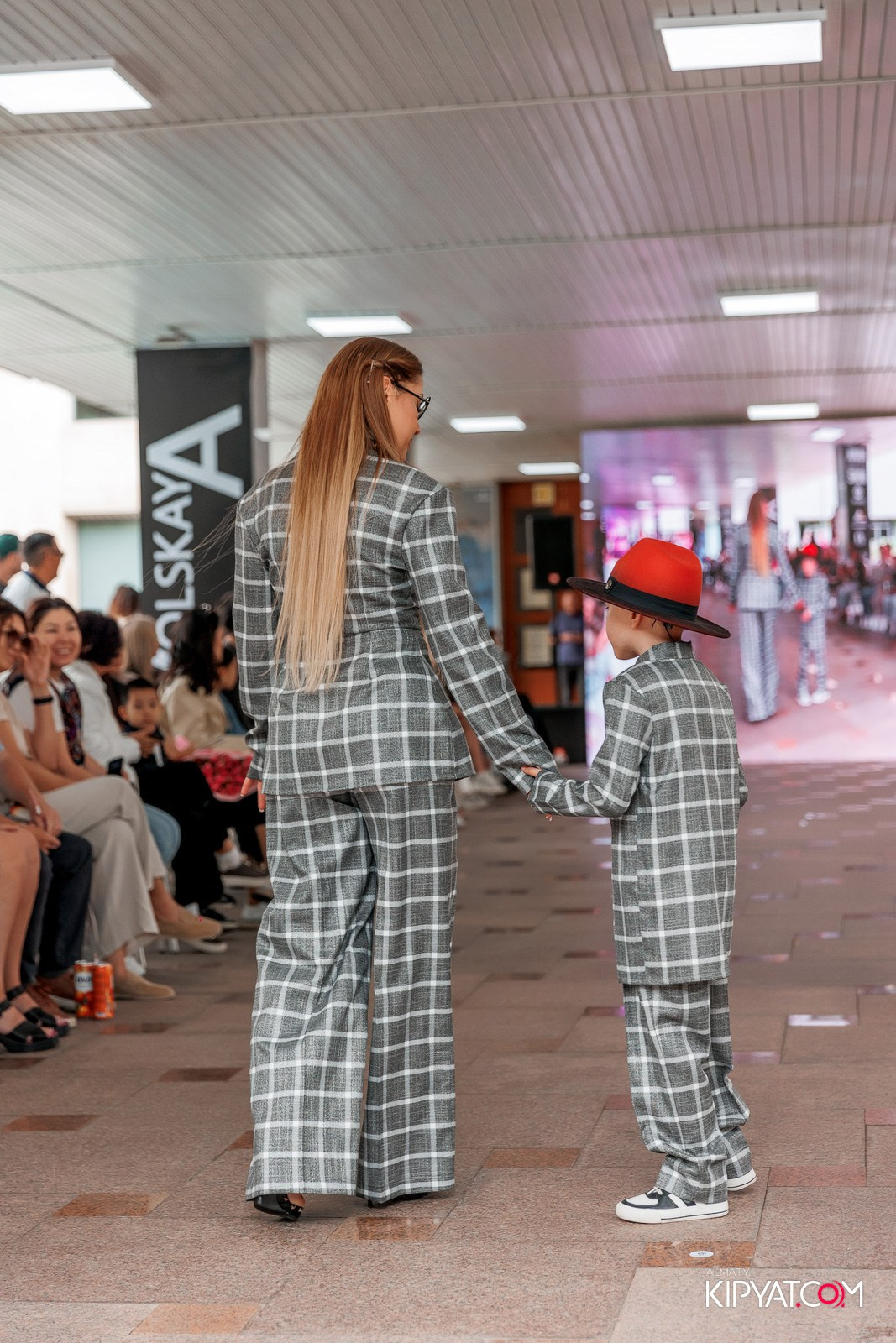 JUNIOR FASHION SHOW. КИПЯТКОМ АЛМАТЫ!