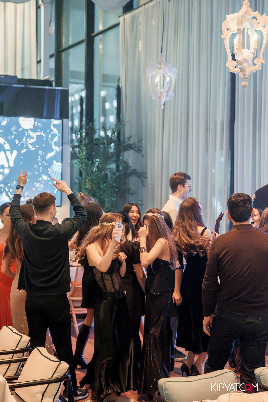 AIZA TERRACE RESTAURANT & BAR. КИПЯТКОМ АЛМАТЫ! Фотосъемка мероприятий в Алматы