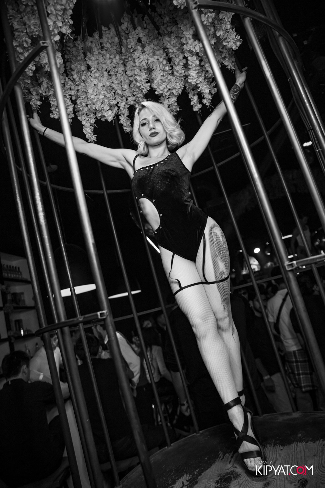 UYAT EMES BAR. КИПЯТКОМ АЛМАТЫ!