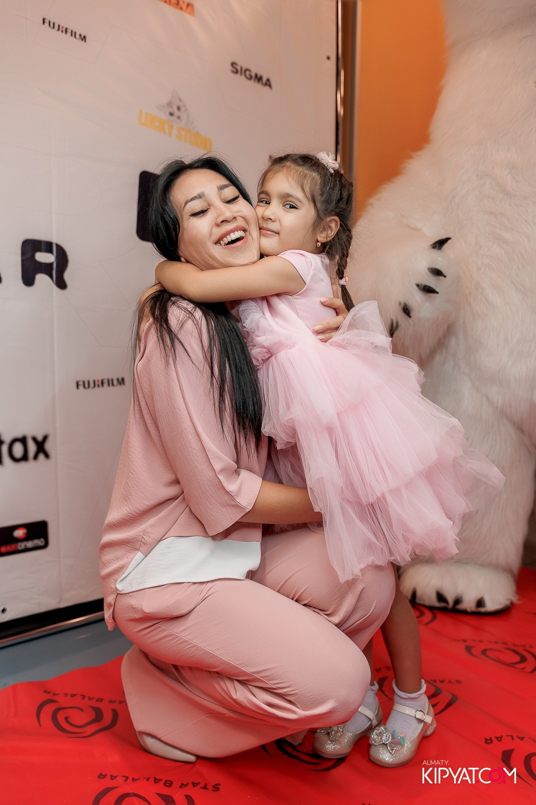 ПРЕЗЕНТАЦИЯ 10 ГРУППЫ КИНОПРОЕКТА STARBALALAR. КИПЯТКОМ АЛМАТЫ!