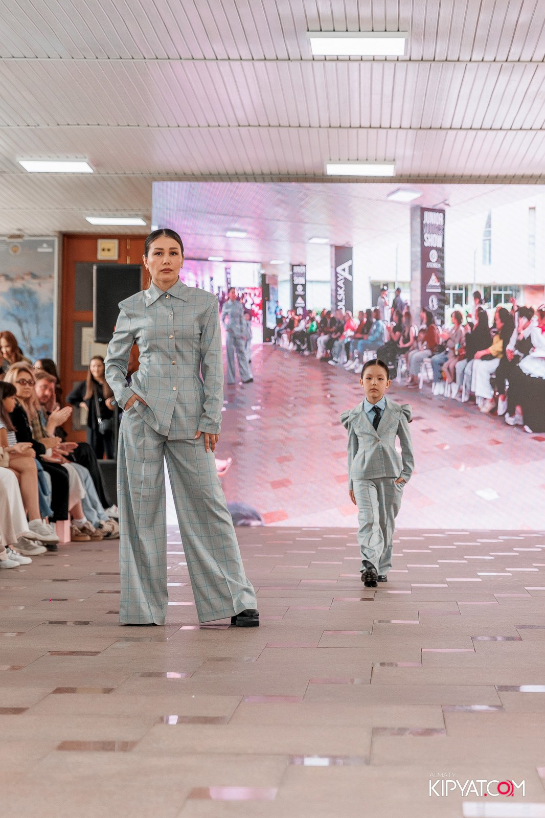 JUNIOR FASHION SHOW. КИПЯТКОМ АЛМАТЫ!