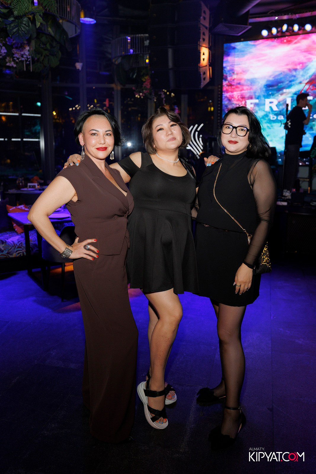 FRIENDS BAR & TERRACE. КИПЯТКОМ АЛМАТЫ! Фотосъемка мероприятий в Алматы