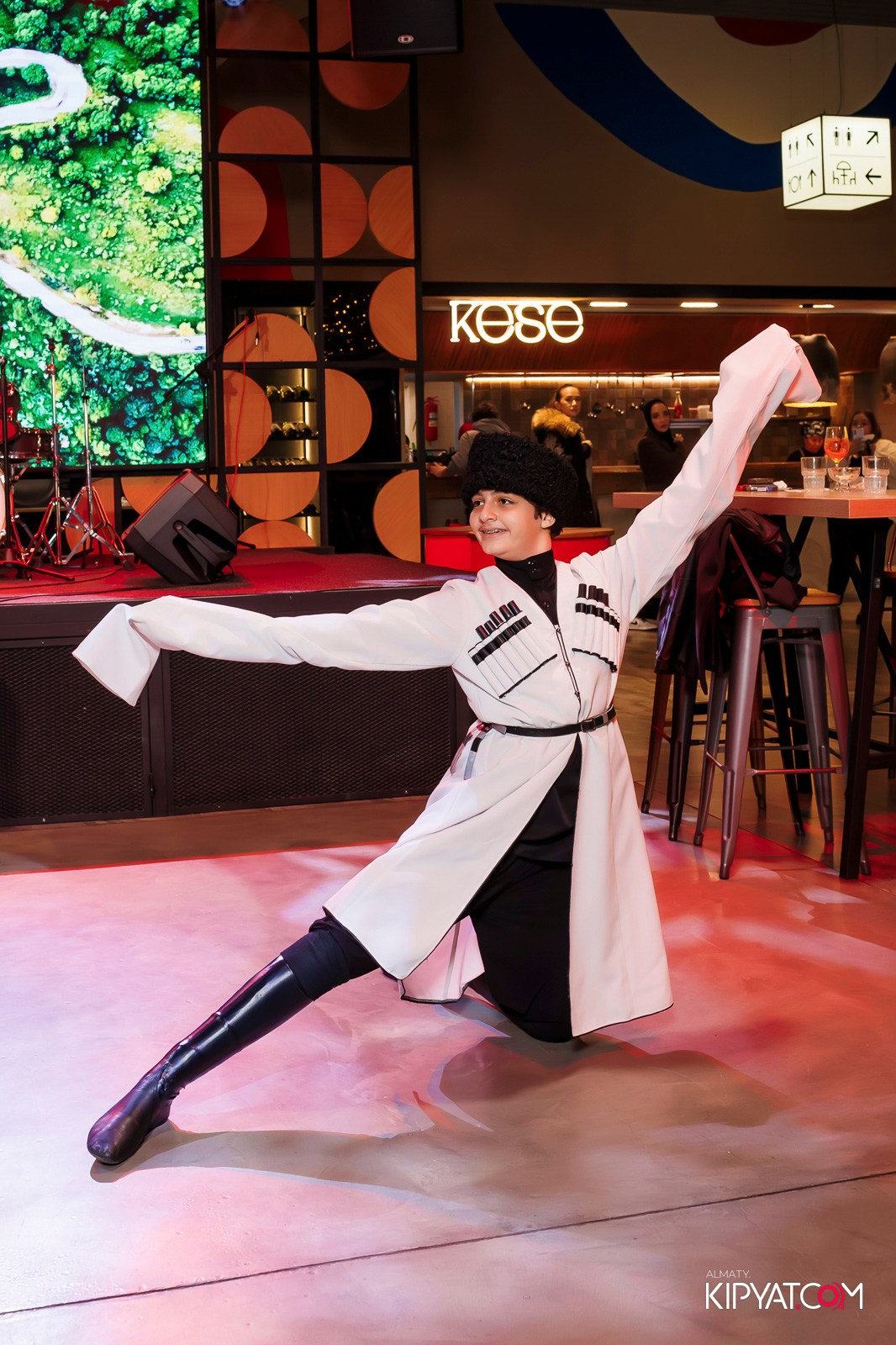 ГРУЗИНСКАЯ РОЖДЕСТВЕНСКАЯ ВЕЧЕРИНКА. КИПЯТКОМ АЛМАТЫ! Фотосъемка мероприятий в Алматы