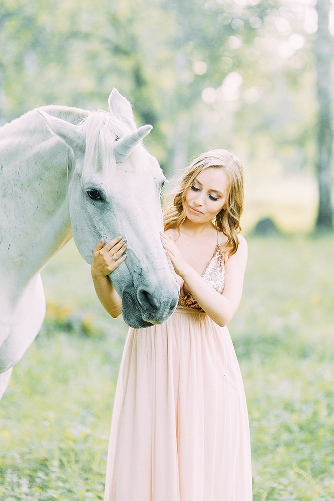 Предсвадебная стилизованная съемка с единорогом