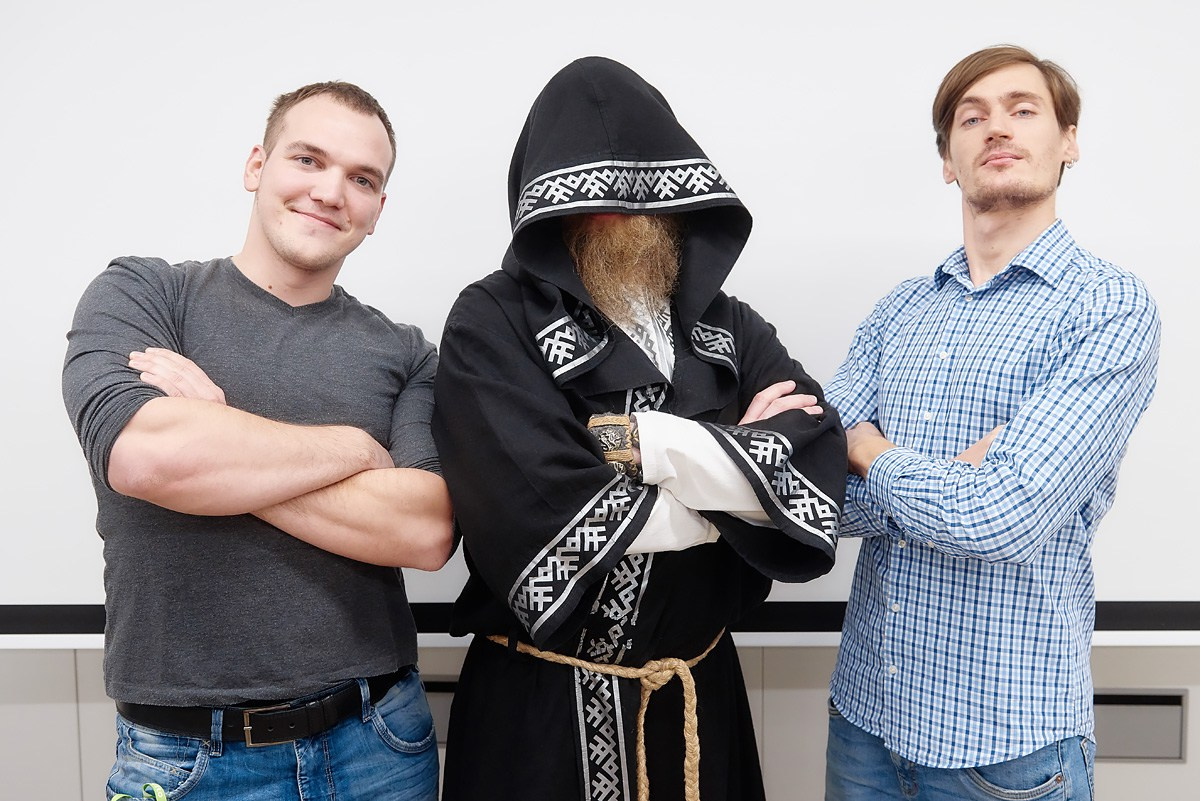 Нейромонах Феофан в Avito. Репортажный фотограф в Москве Вадим Францев