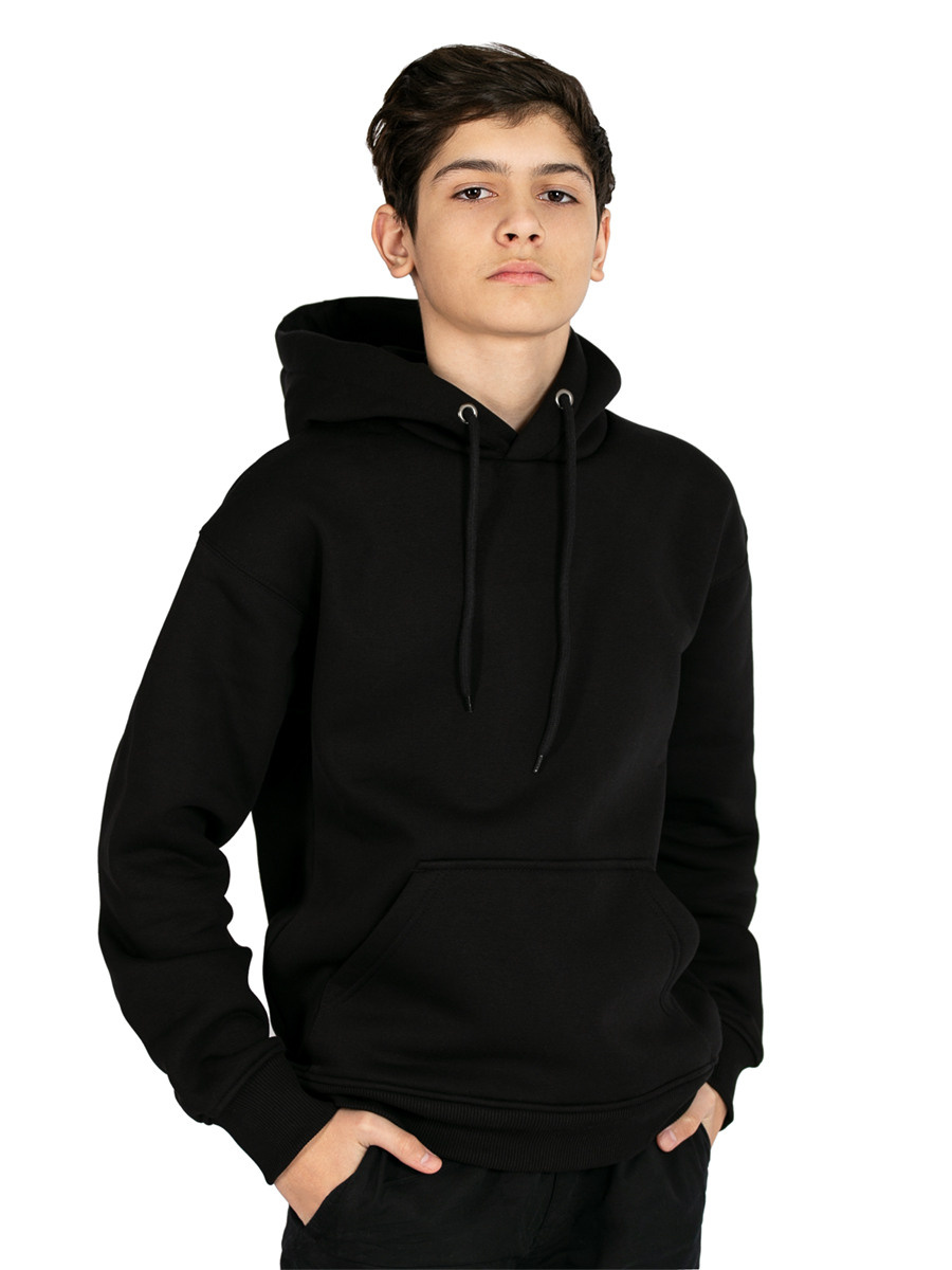 Детская одежда на белом фоне для wildberries, с моделью. Предметная, рекламная фотосъёмка в Орле. Предметный фотограф в Орле