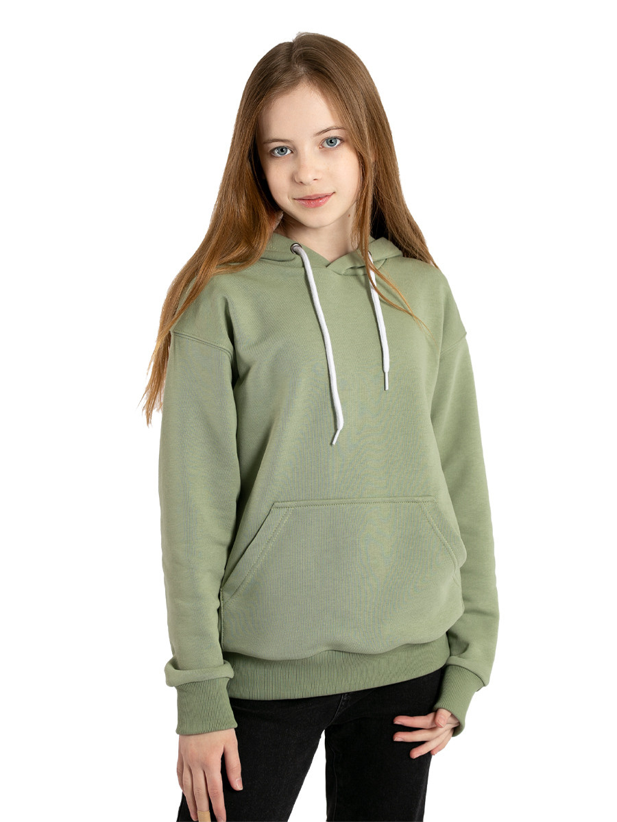 Детская одежда на белом фоне для wildberries, с моделью. Предметная, рекламная фотосъёмка в Орле. Предметный фотограф в Орле