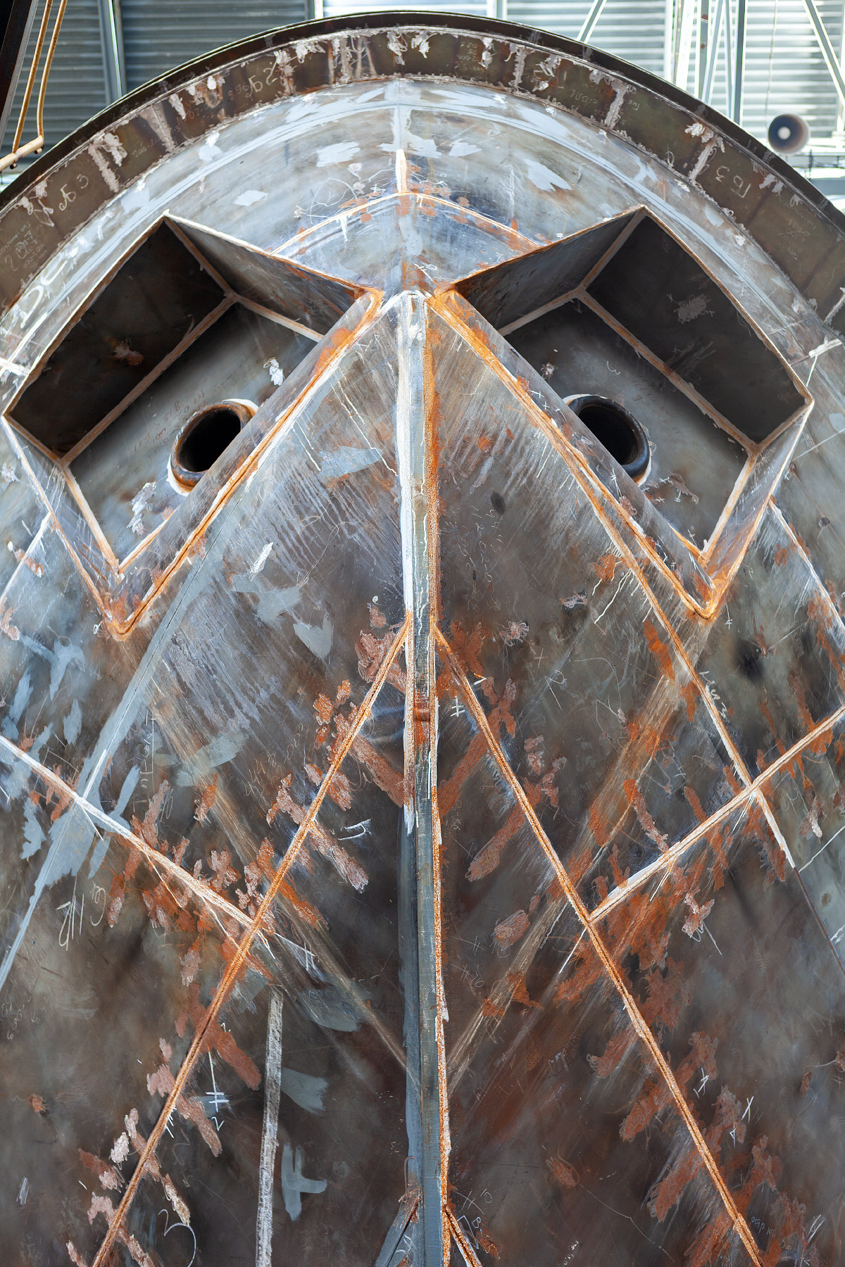 Ярославский судостроительный завод по производству различных судов. Фотосъёмка интерьеров и архитектуры гостиниц, промышленная съёмка