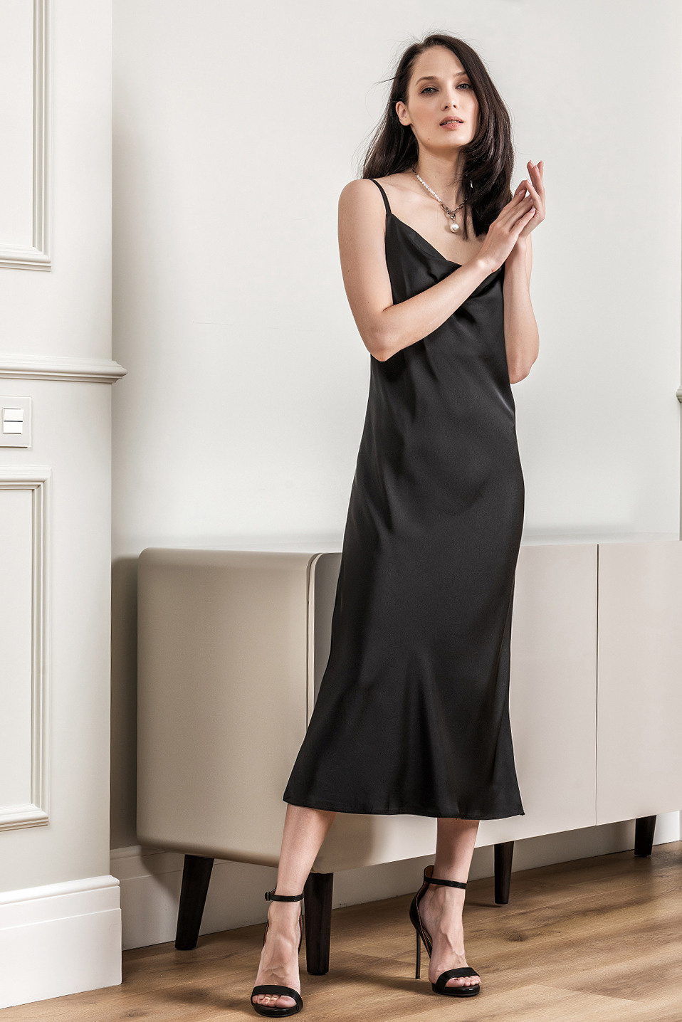 Фотосъёмка одежды для женщин и девушек. Фотосъёмка интерьеров и архитектуры гостиниц, промышленная съёмка