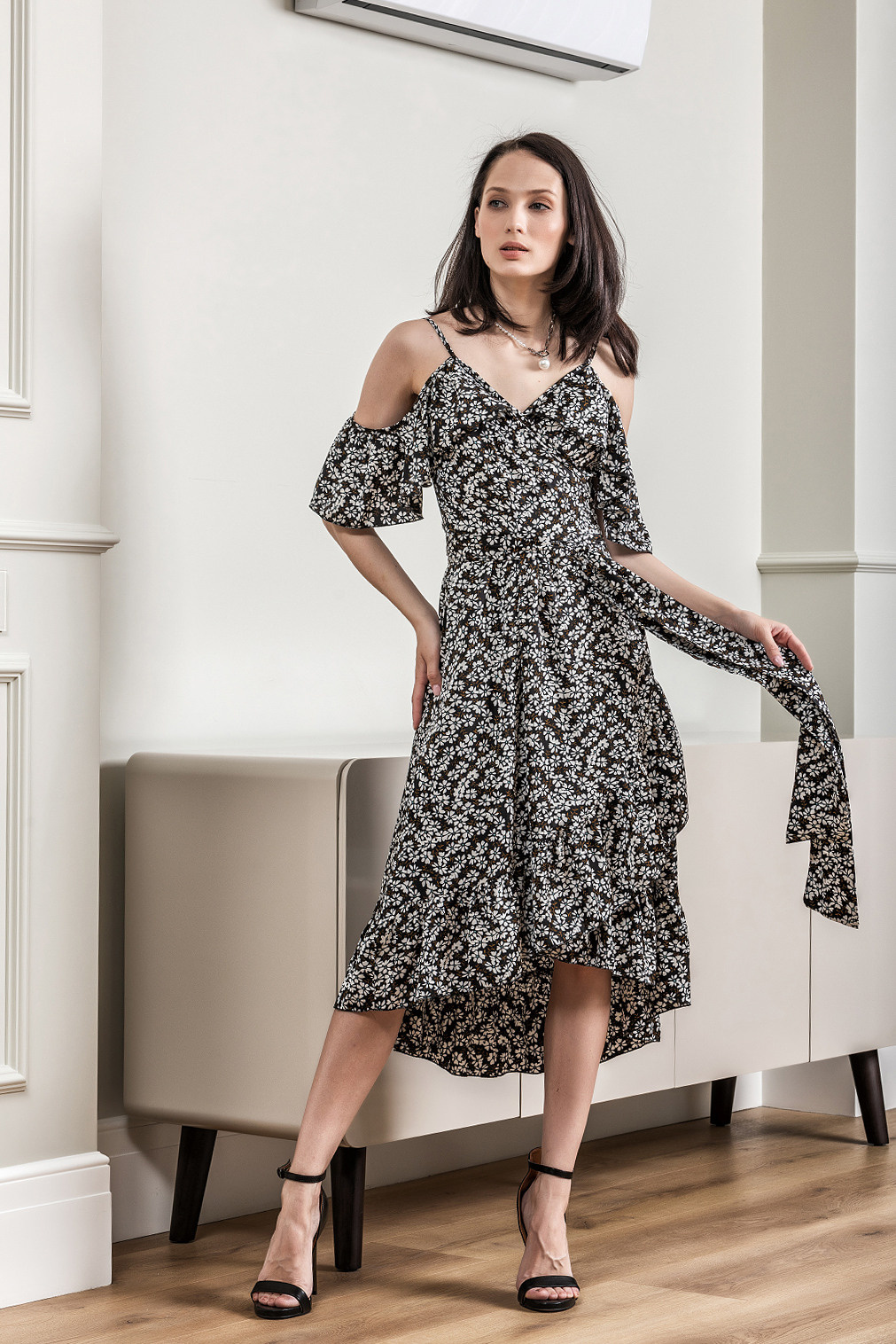 Фотосъёмка одежды для женщин и девушек. Фотосъёмка интерьеров и архитектуры гостиниц, промышленная съёмка