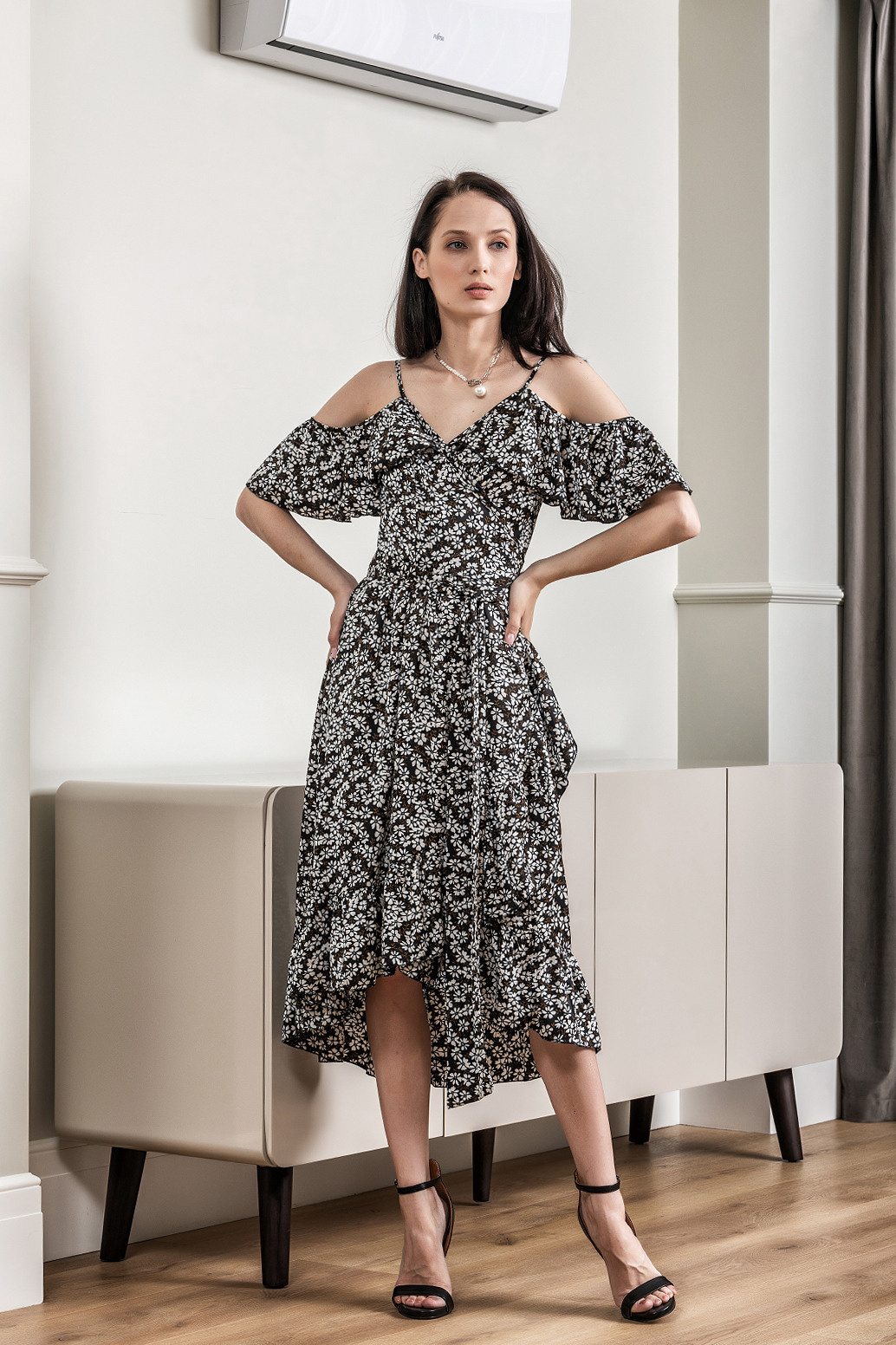 Фотосъёмка одежды для женщин и девушек. Фотосъёмка интерьеров и архитектуры гостиниц, промышленная съёмка