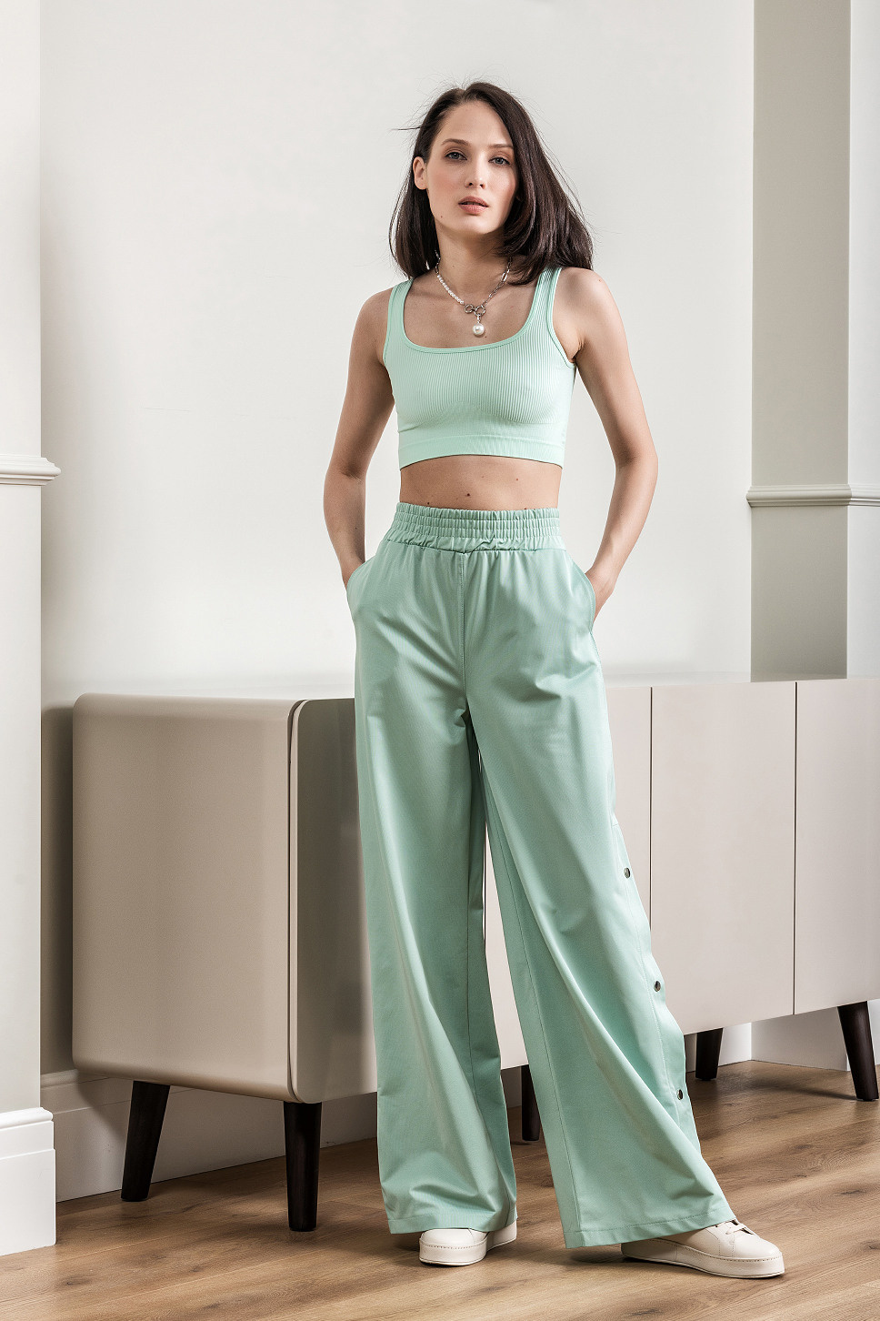 Фотосъёмка одежды для женщин и девушек. Фотосъёмка интерьеров и архитектуры гостиниц, промышленная съёмка