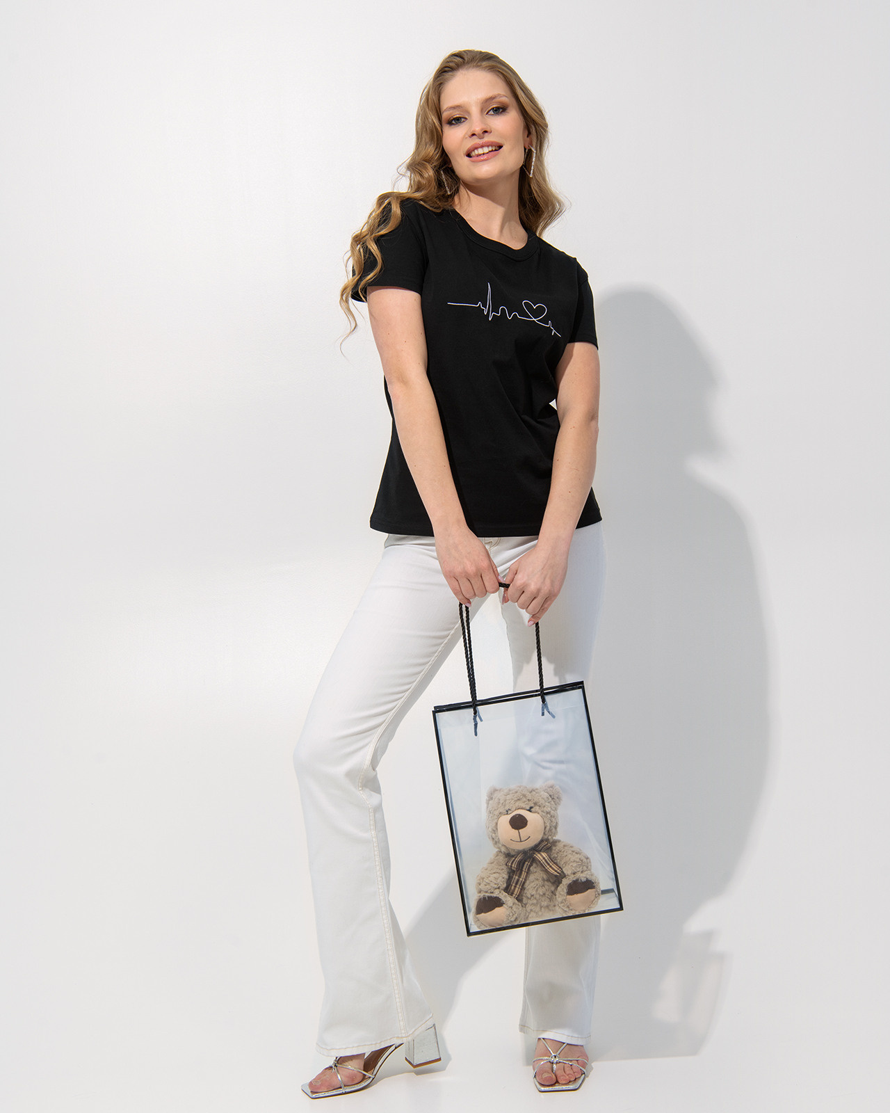 Для Wildberries, Ozon, СберМегамаркет, Авито и других маркетплейсов. Фотосъёмка интерьеров и архитектуры гостиниц, промышленная съёмка