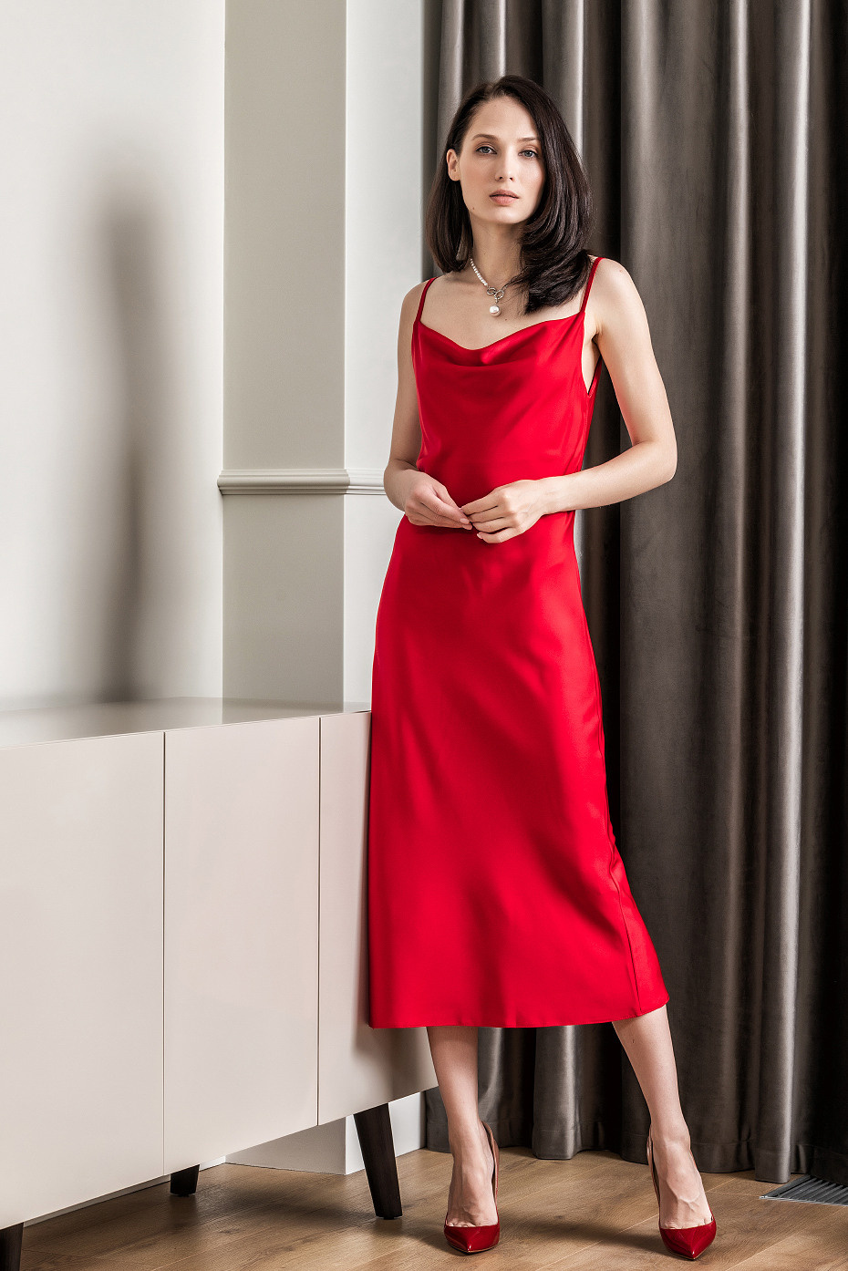 Фотосъёмка одежды для женщин и девушек. Фотосъёмка интерьеров и архитектуры гостиниц, промышленная съёмка