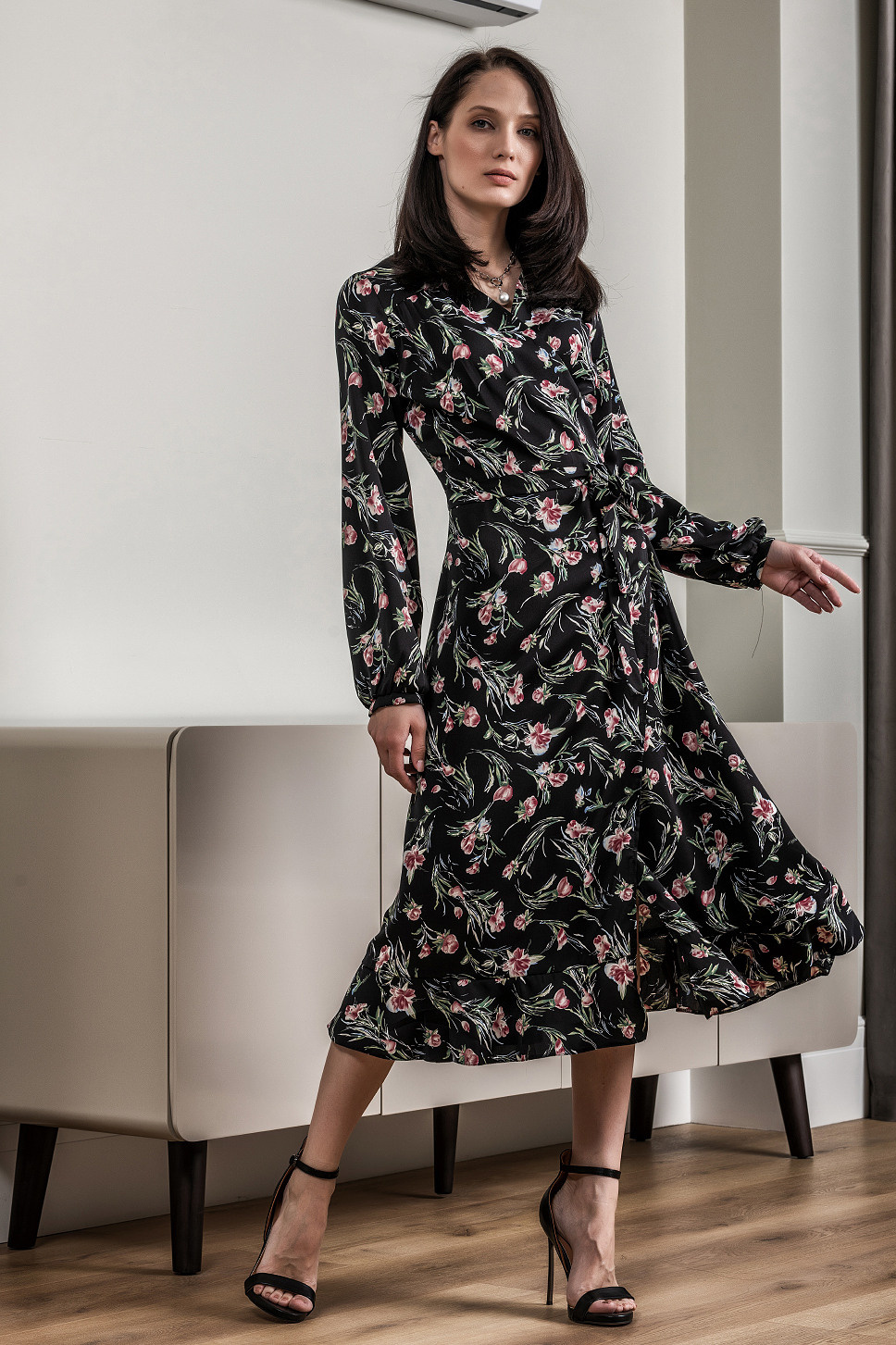 Фотосъёмка одежды для женщин и девушек. Фотосъёмка интерьеров и архитектуры гостиниц, промышленная съёмка