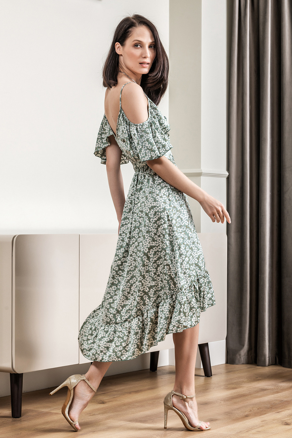 Фотосъёмка одежды для женщин и девушек. Фотосъёмка интерьеров и архитектуры гостиниц, промышленная съёмка