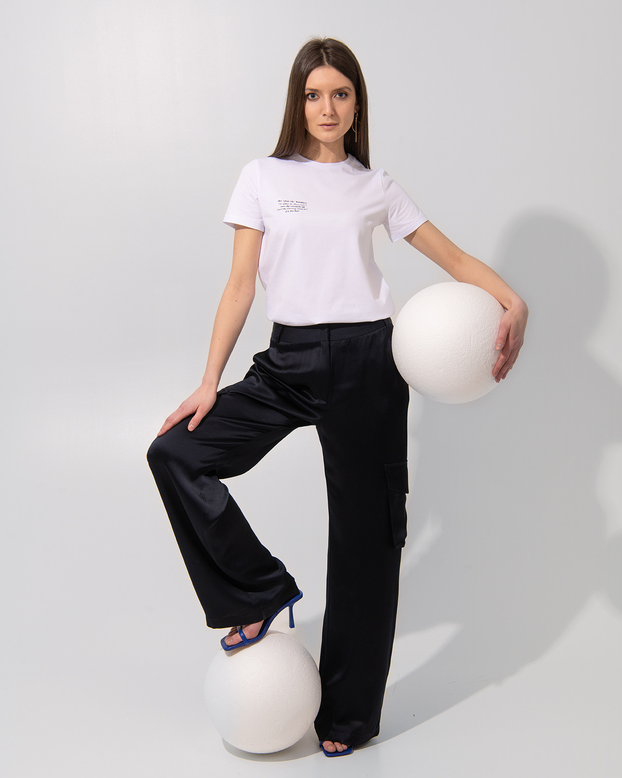 Для Wildberries, Ozon, СберМегамаркет, Авито и других маркетплейсов. Фотосъёмка интерьеров и архитектуры гостиниц, промышленная съёмка