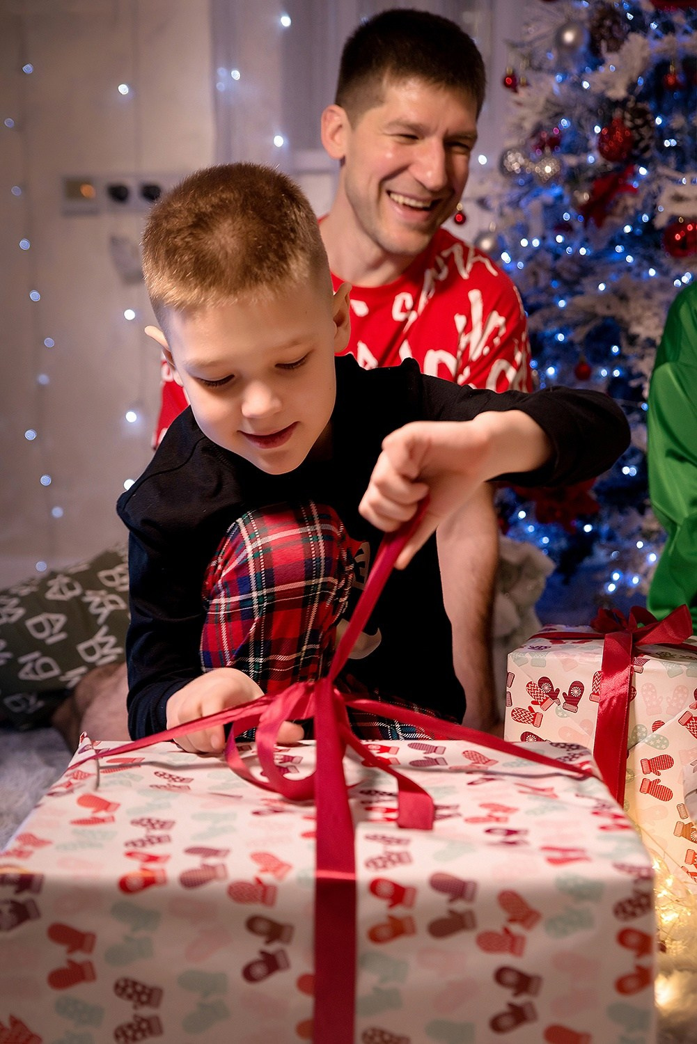 Новый год. Контакты