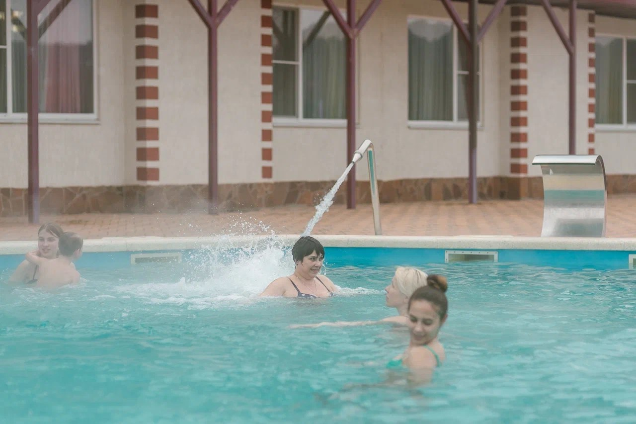 Бассейн душ шарко