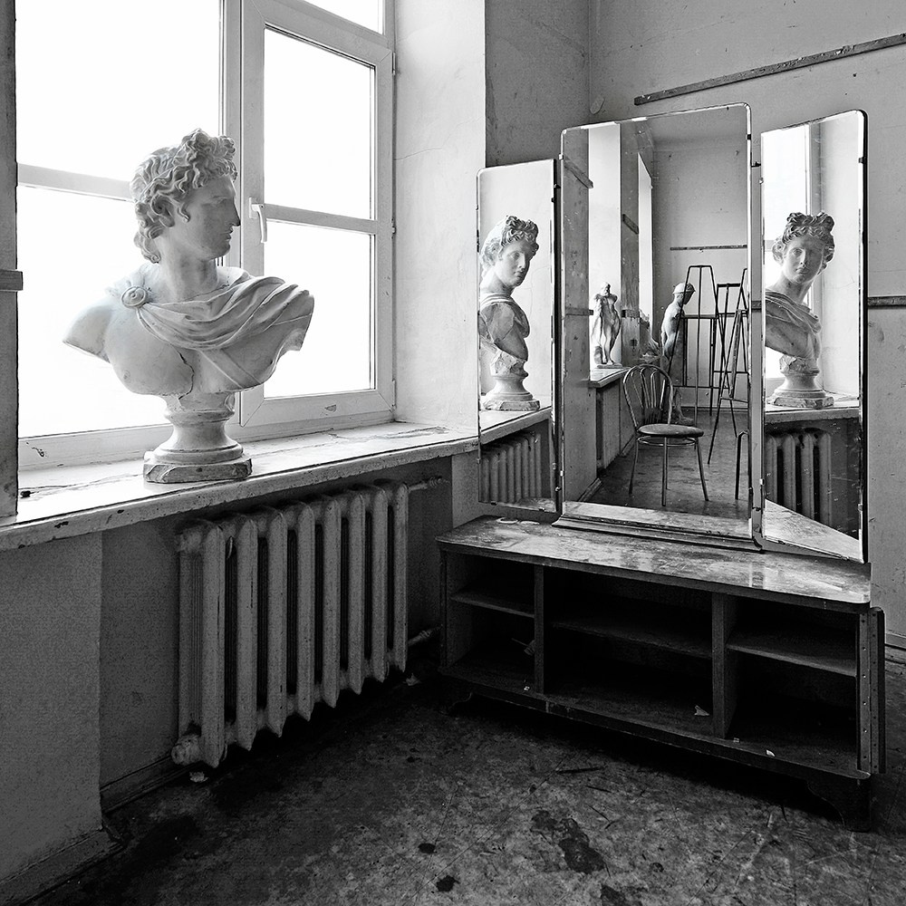The life of sculptures. Vasiliy Riabovol — Fine Art Photographer | Time, Space, and Silence