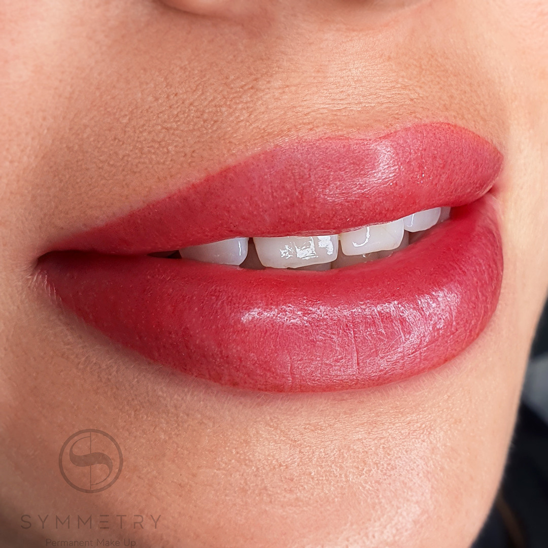 Саша. Студия перманентного макияжа, косметологии и массажа SYMMETRY в Москве, м. Киевская