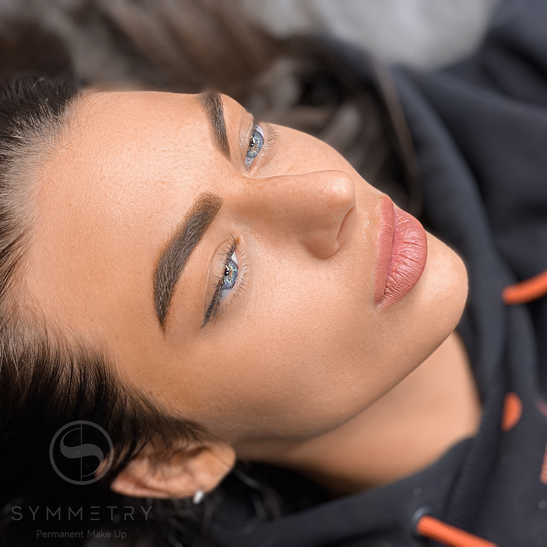 Олеся. Студия перманентного макияжа, косметологии и массажа SYMMETRY в Москве, м. Киевская