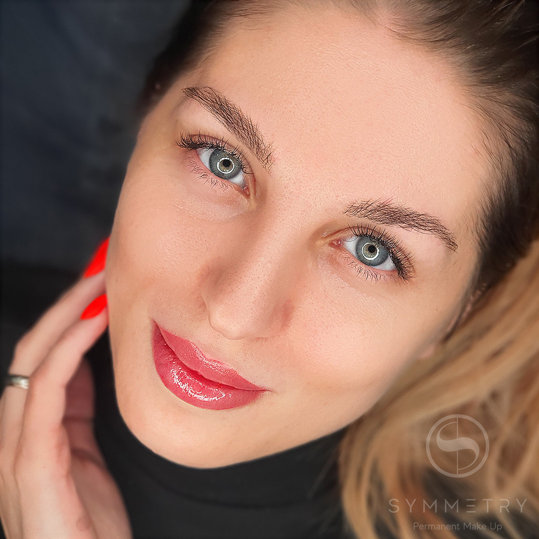 Саша. Студия перманентного макияжа, косметологии и массажа SYMMETRY в Москве, м. Киевская