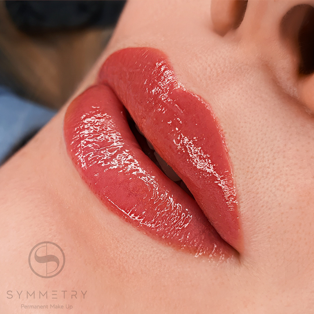 Саша. Студия перманентного макияжа, косметологии и массажа SYMMETRY в Москве, м. Киевская