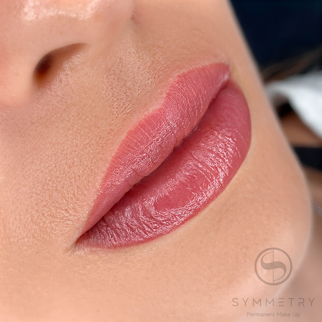 Саша. Студия перманентного макияжа, косметологии и массажа SYMMETRY в Москве, м. Киевская