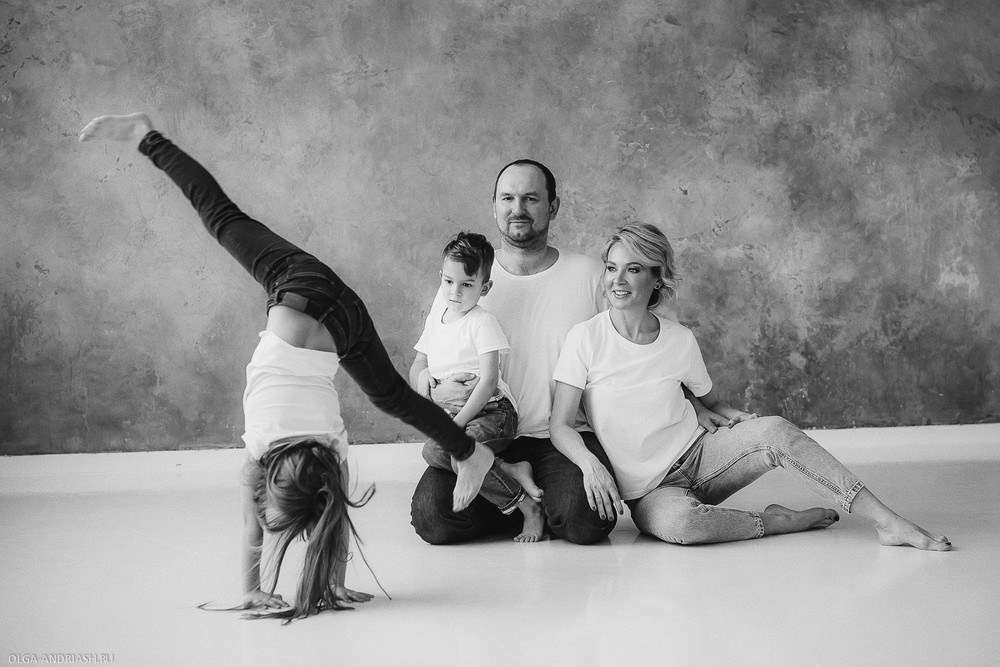 Семейная в студии. Семейный, портретный и свадебный фотограф в Санкт-Петербурге и Москве