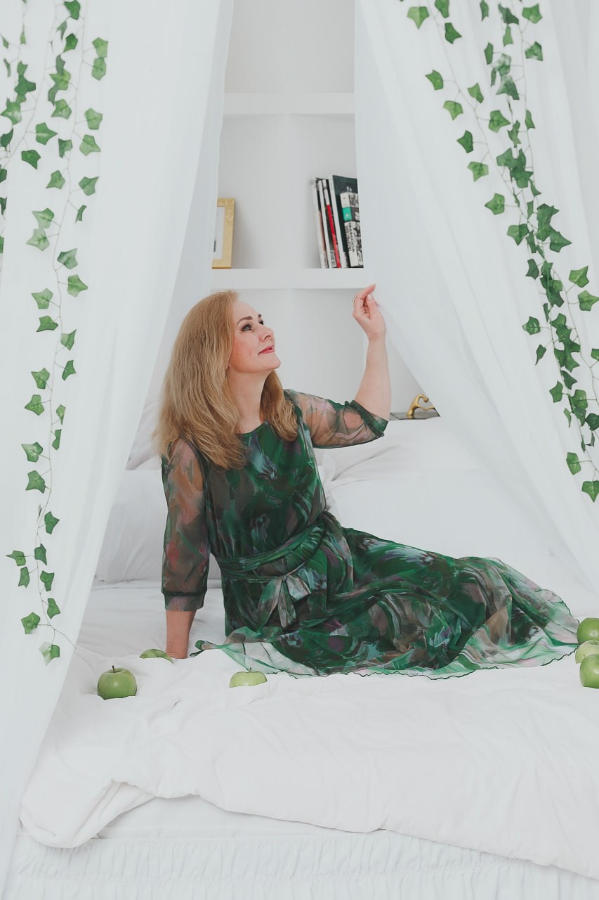 весенний фотодень Москва, фотосессия весной Москва, мини фотосессия в Москве, женская фотосессия Москва, фотосессия в цветении Москва, фотосессия в студии весна, стильная фотосессия для женщины, портретная фотосессия Москва