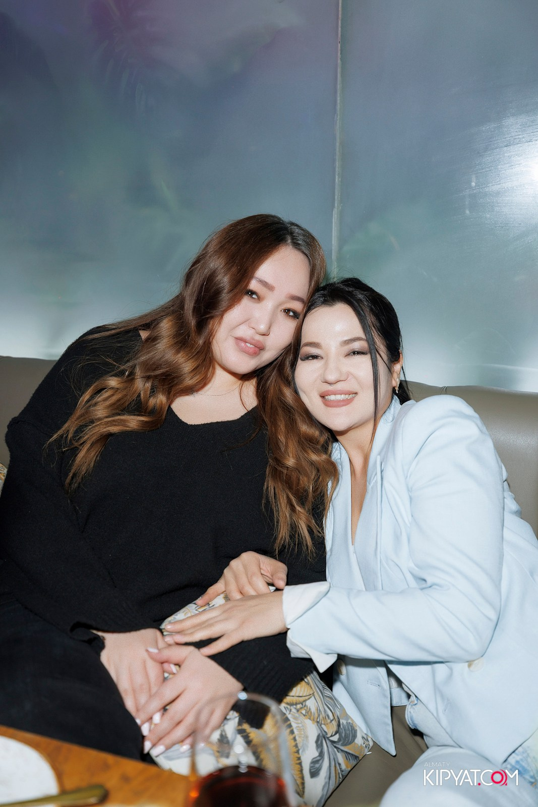 OLOVO BAR НА САТПАЕВА. КИПЯТКОМ АЛМАТЫ! Фотосъемка мероприятий в Алматы