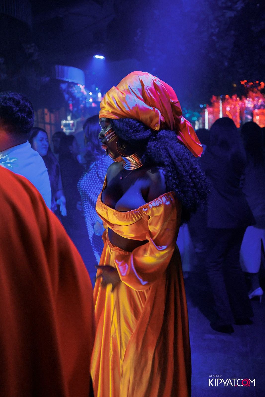 FRIENDS BAR & TERRACE. КИПЯТКОМ АЛМАТЫ!