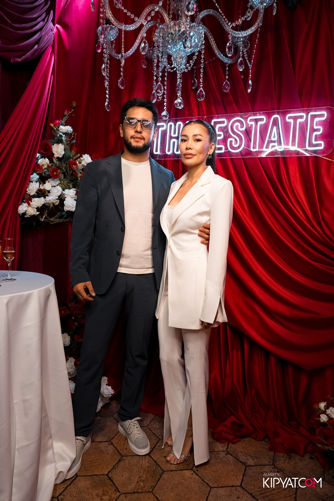 THE ESTATE КАРАОКЕ 1 ГОД. КИПЯТКОМ АЛМАТЫ!