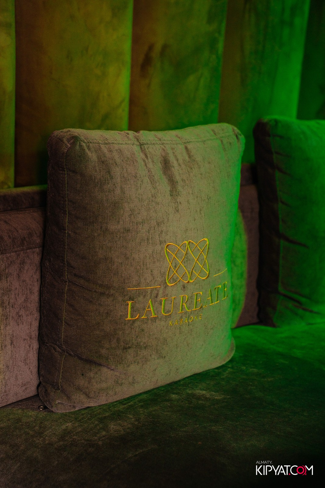 LAUREATE GRAND CAFÉ. КИПЯТКОМ АЛМАТЫ!