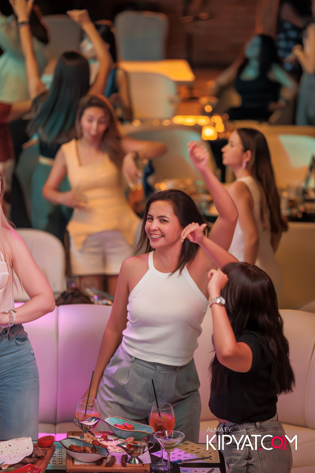 МУЗЫКАЛЬНОЕ ЛОТО В HIT RETRO. КИПЯТКОМ АЛМАТЫ!