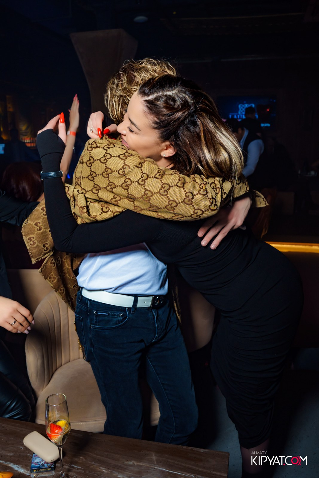 LAUREATE KARAOKE HALL. КИПЯТКОМ АЛМАТЫ!