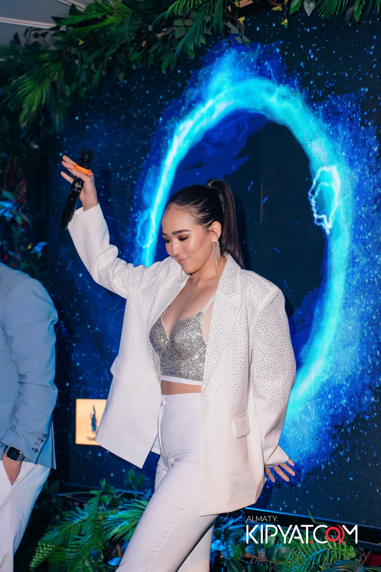 Ухо и Медведь на Курмангазы. КИПЯТКОМ АЛМАТЫ!